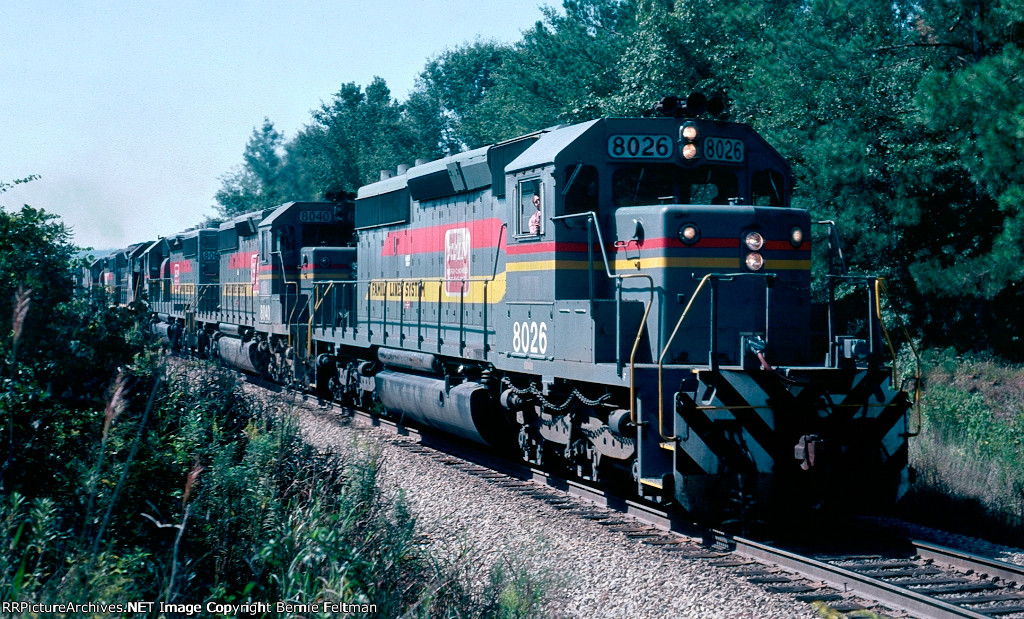 Seaboard System SD40-2 #8026, leading northbound train 380's extra, 